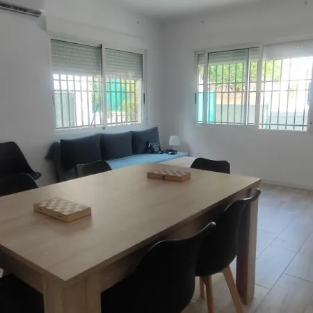House & Pool Holiday home Naquera